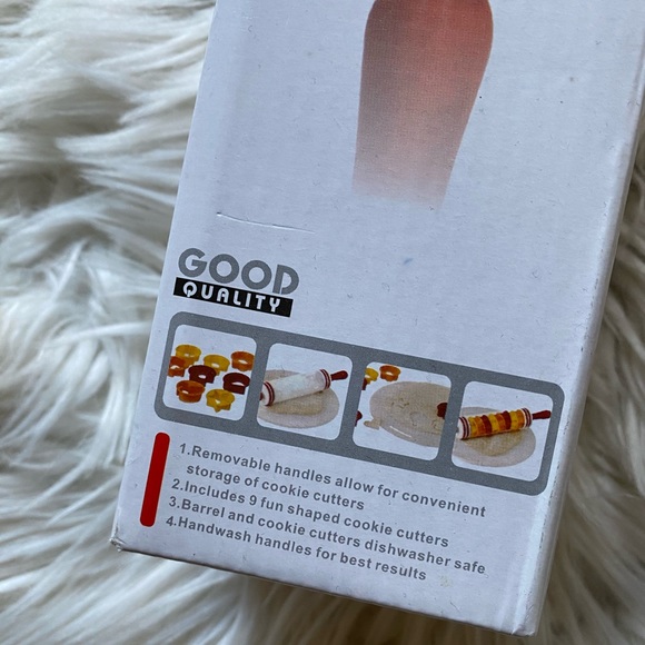 NIB rolling pin & cookie cutter set - Picture 3 of 6
